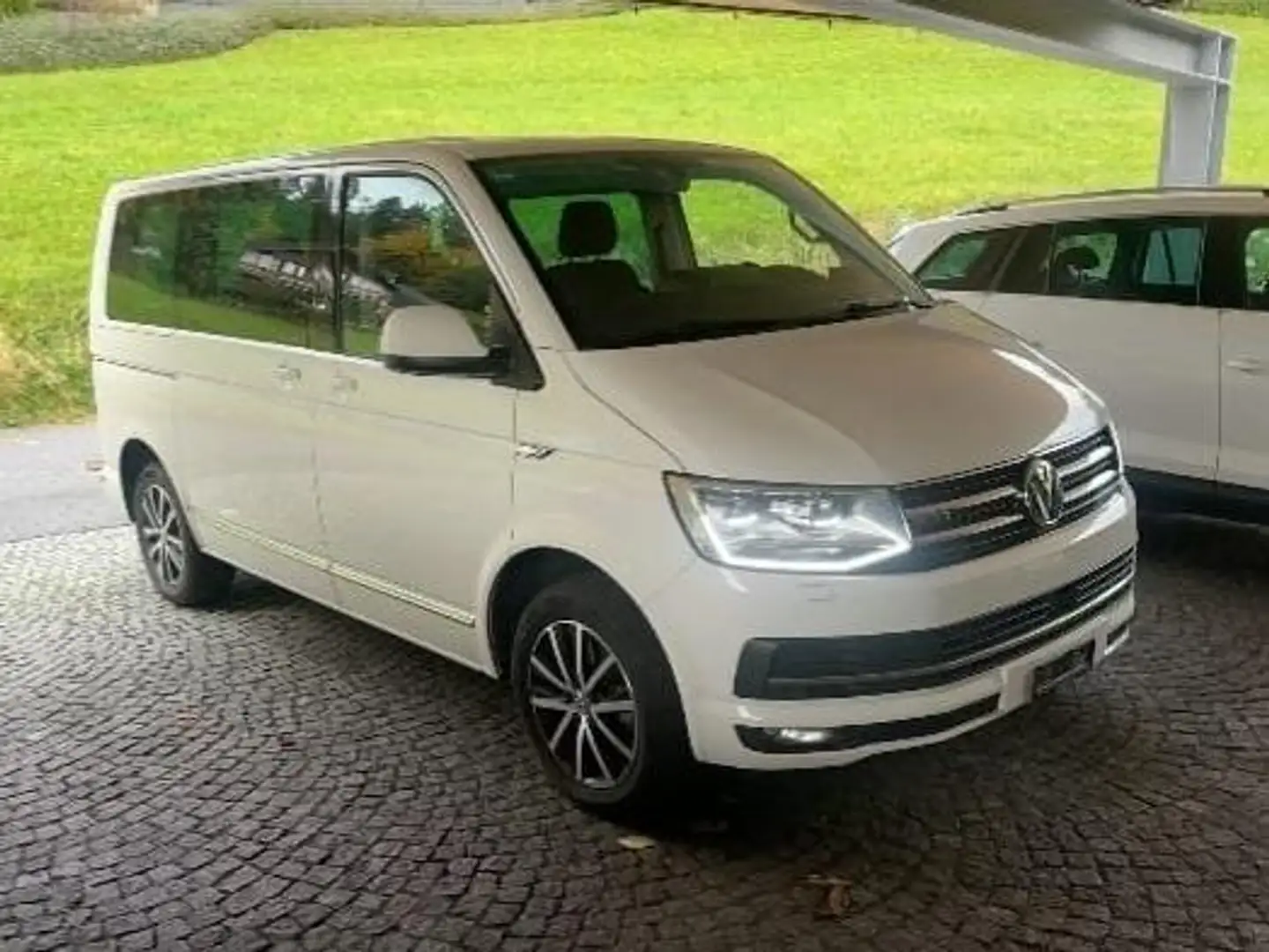 Volkswagen T6 DOKA Caravelle 2,0 TDI DSG 4Motion Blanco - 2