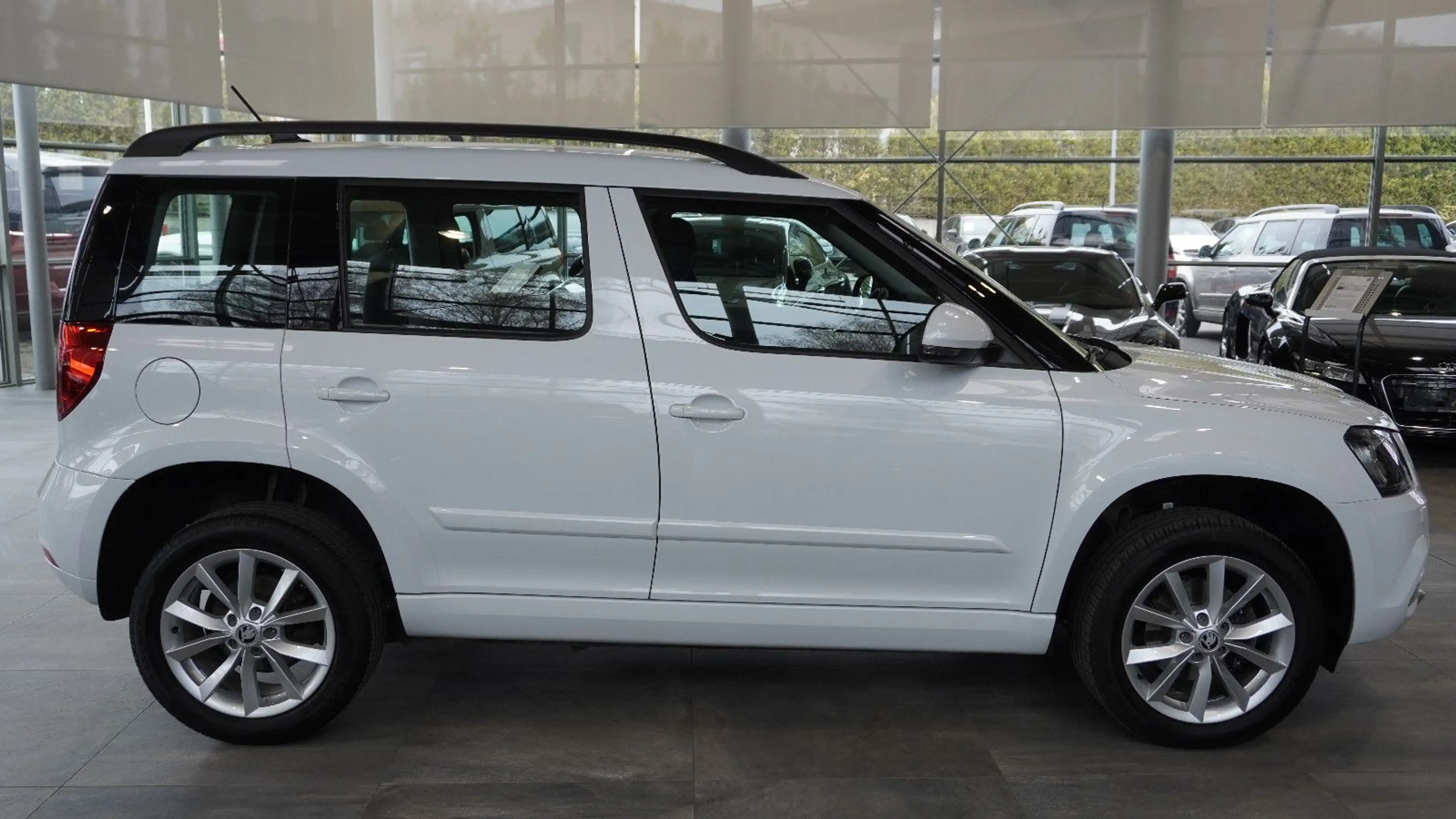 Skoda Yeti Style 4x4*DAB*NAVI*KAM*BI-XENON — photo 4
