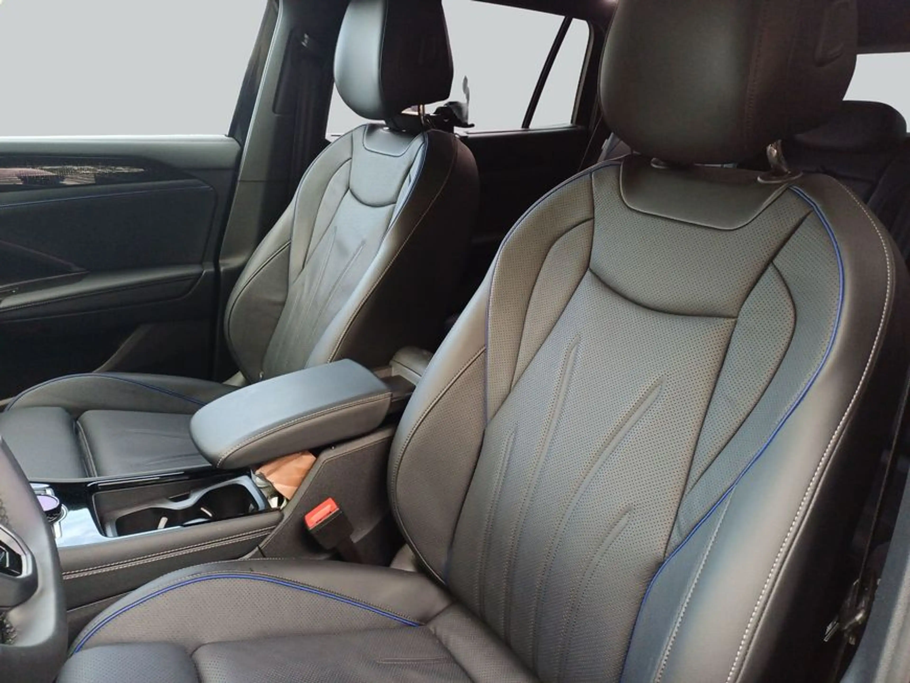 Volkswagen Tayron R-Line 4MOTION DSG IQ.Light Leder AHK — photo 10