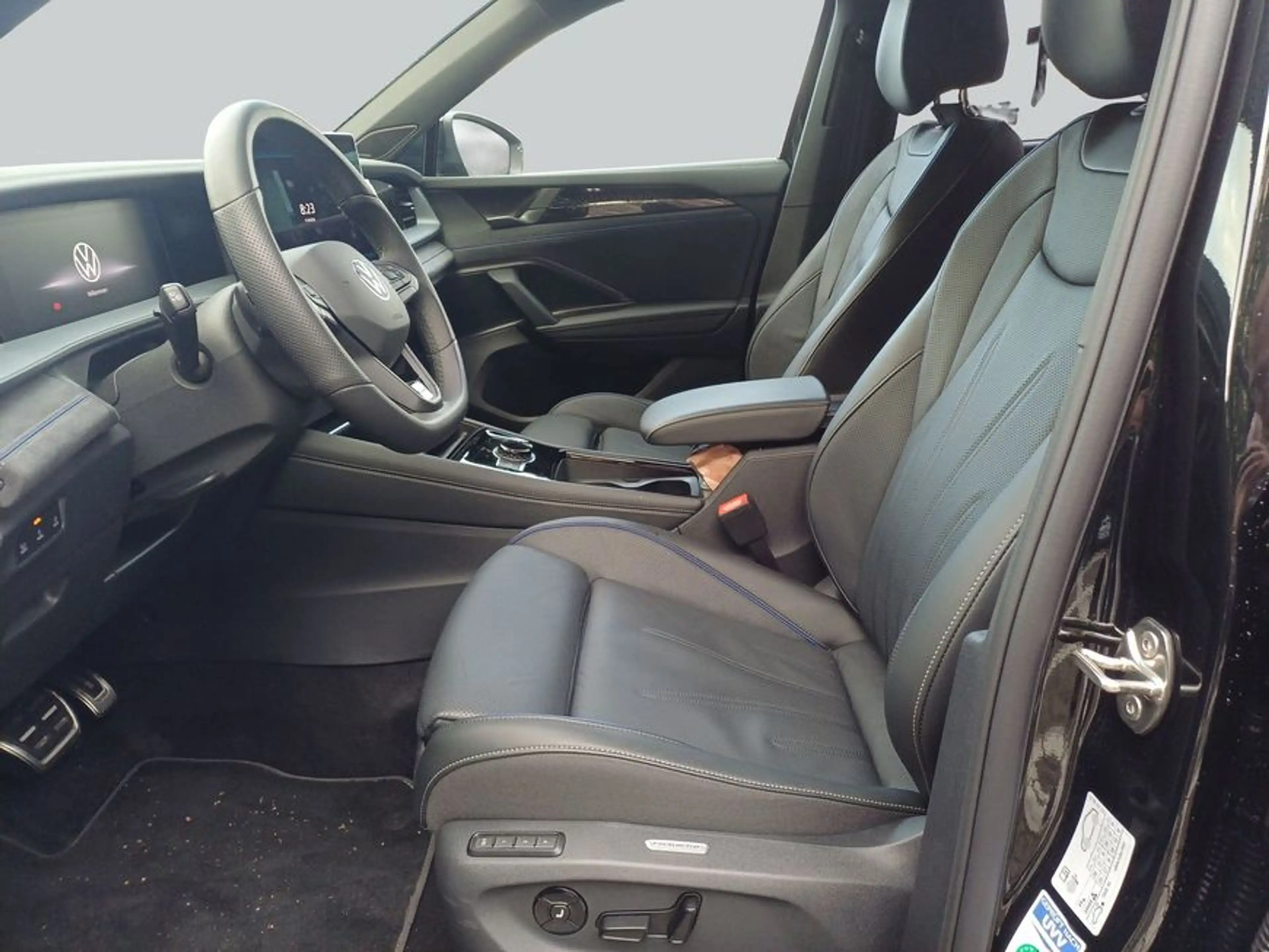 Volkswagen Tayron R-Line 4MOTION DSG IQ.Light Leder AHK — photo 9