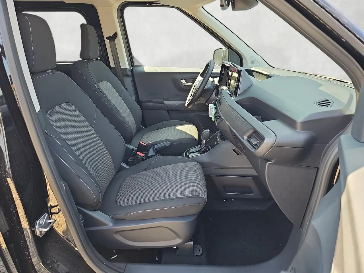 Ford Tourneo Courier 2026 — фото 10
