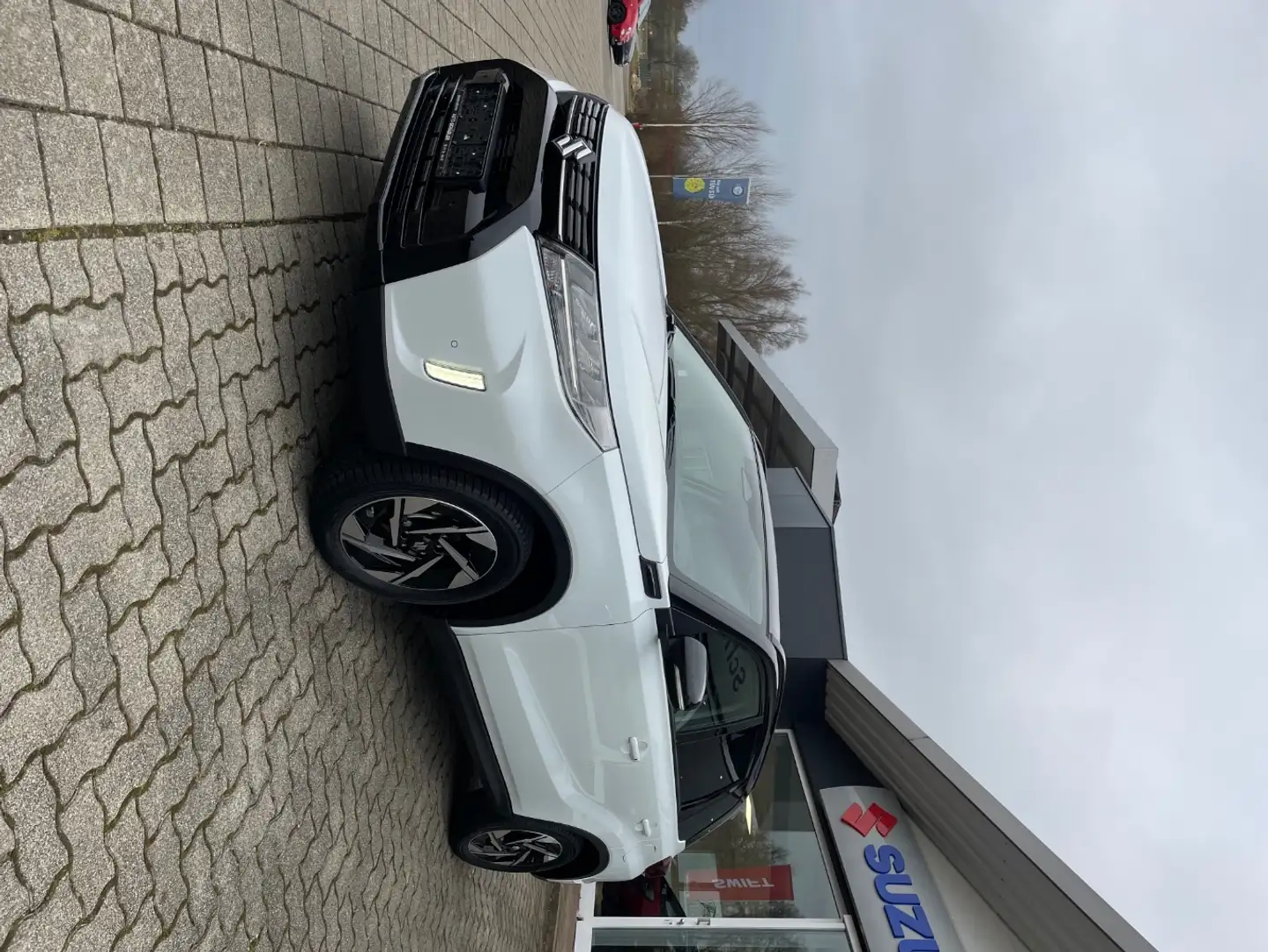 Suzuki Vitara 1.4 Mild-Hybrid Comfort+ 4x4 Weiß - 2