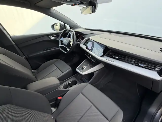 Audi Q4 e-tron view 3