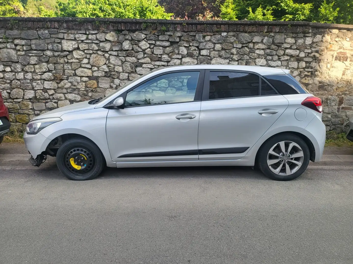 Hyundai i20 1.2i EURO6b✅84.096KM❗ACCIDENTE❗ Gris - 1