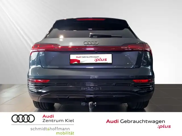 Audi Q8 E-Tron view 5