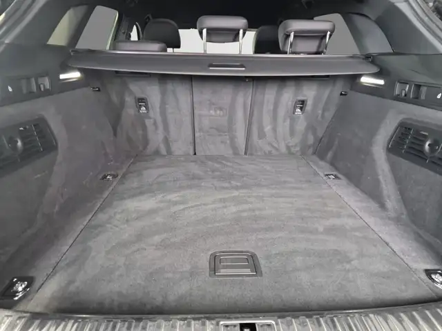 Audi Q8 E-Tron view 14