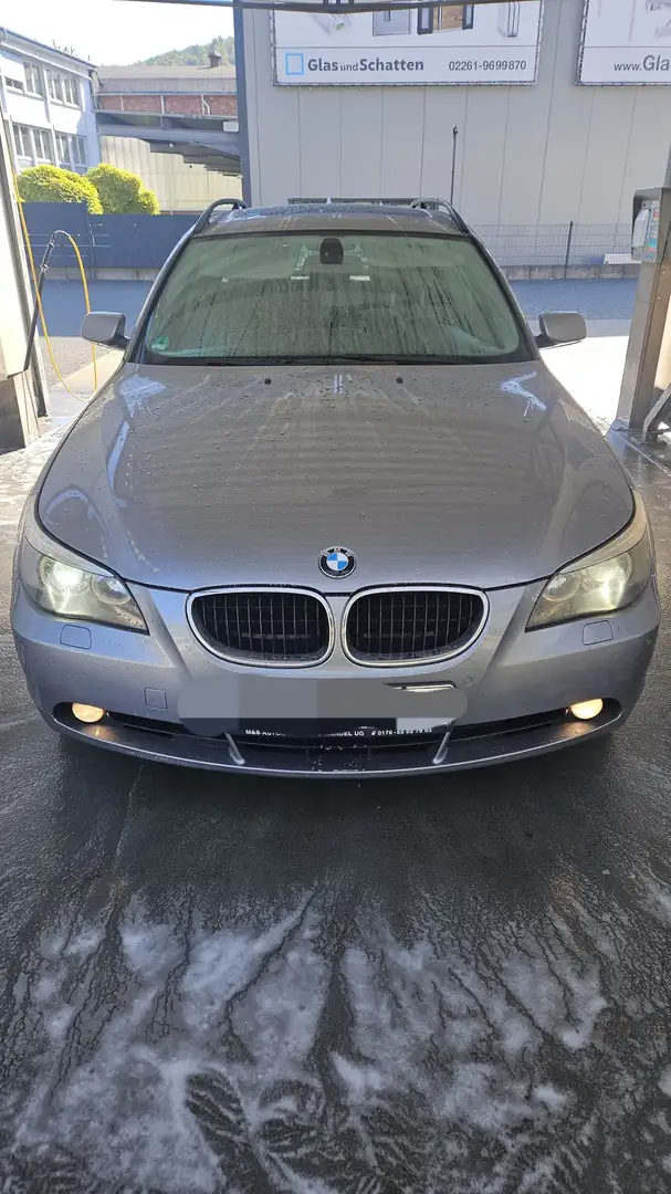 BMW 525 525i Touring Aut. Grau - 1