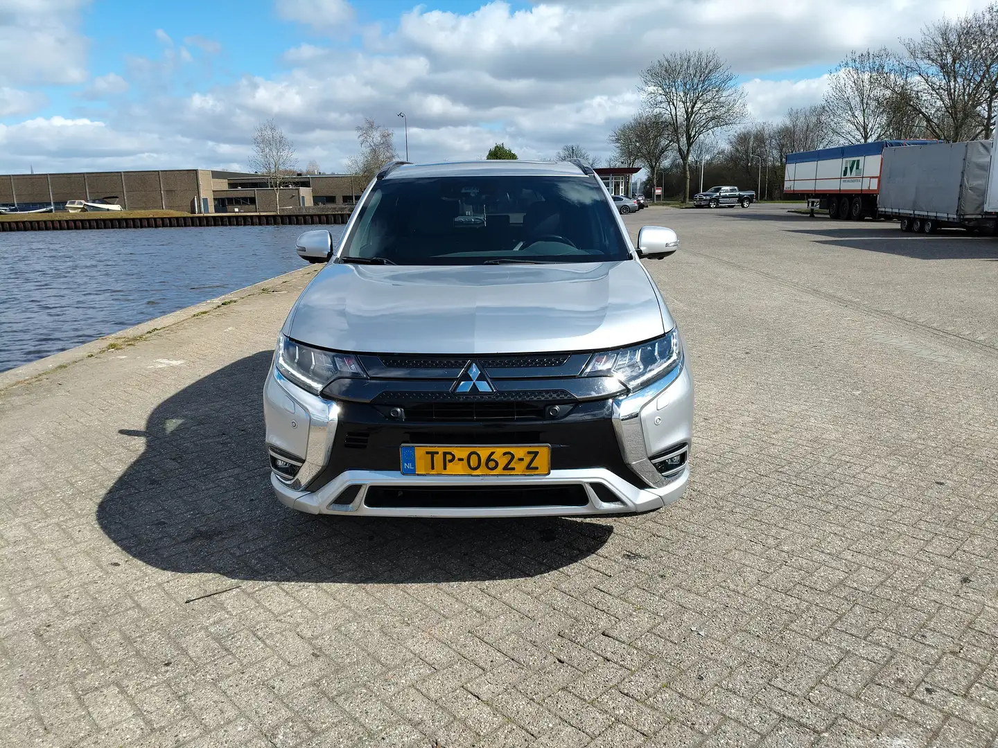 Mitsubishi Outlander Outlander+2.4+PHEV+S-Edition Zilver - 2