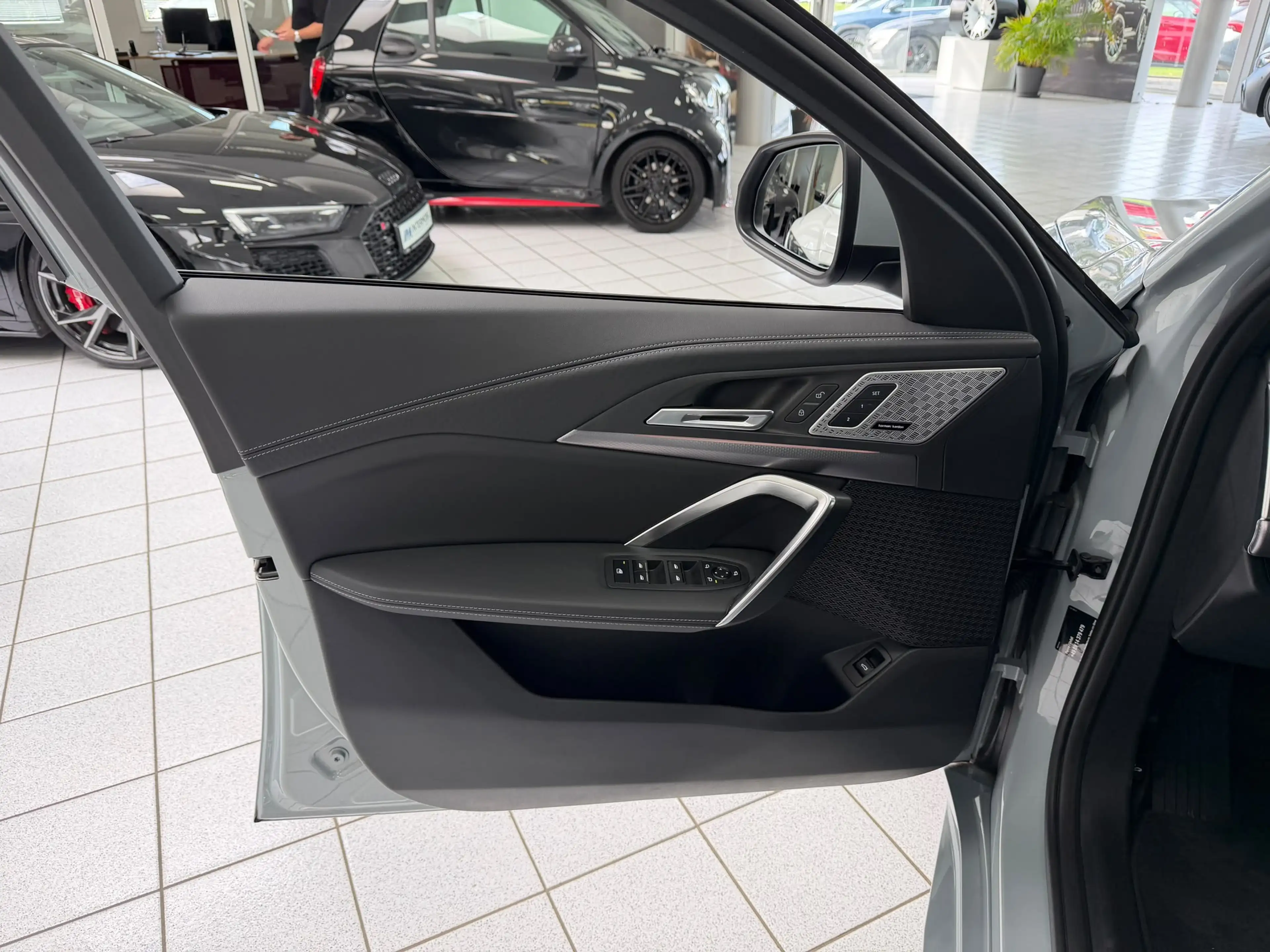 BMW X2 30 xDrive M-Sport HUD*H K*ICONIC*AHK*MASSAGE — photo 8