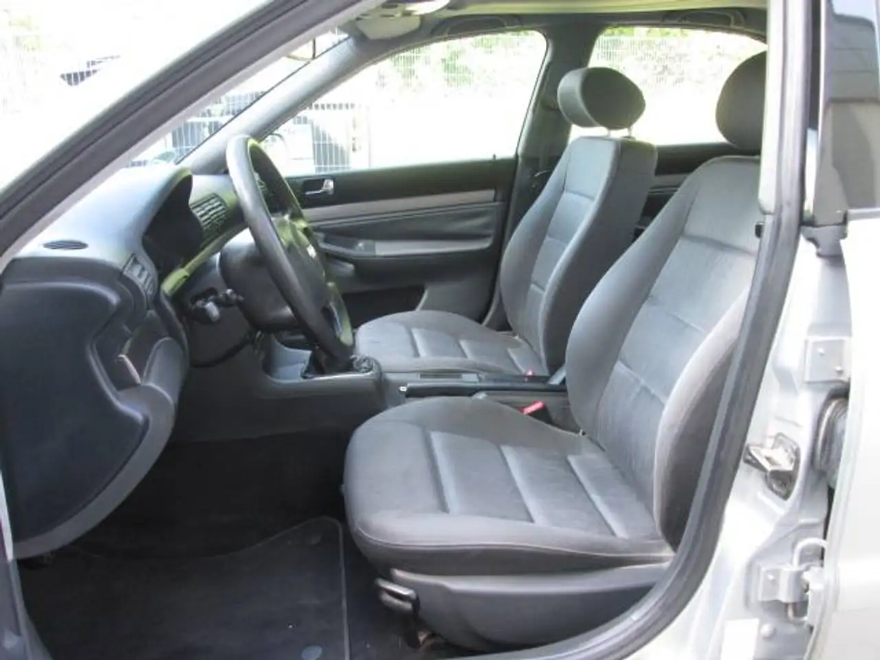 Audi A4 1.8 + 2.HAND+TÜV=05/2027+KLIMA+VIELE EXTRAS, foto 10