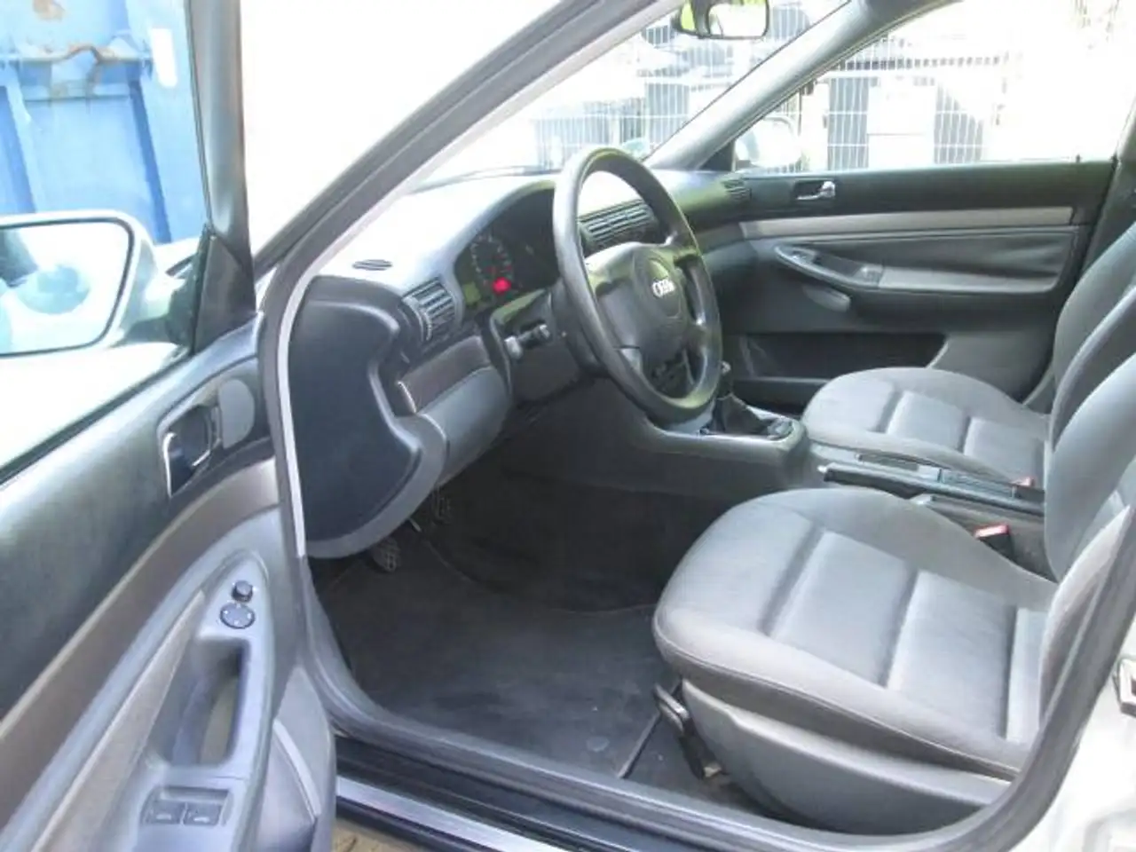 Audi A4 1.8 + 2.HAND+TÜV=05/2027+KLIMA+VIELE EXTRAS, foto 9