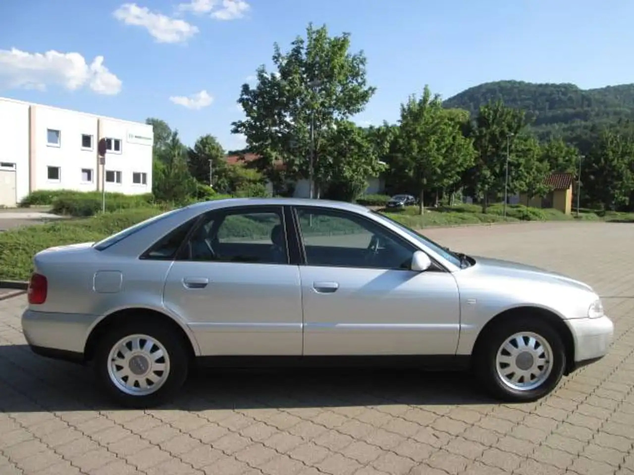 Audi A4 1.8 + 2.HAND+TÜV=05/2027+KLIMA+VIELE EXTRAS, foto 6