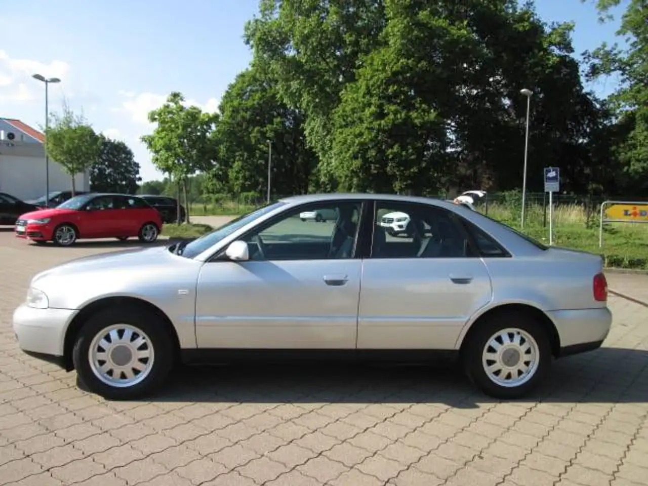 Audi A4 1.8 + 2.HAND+TÜV=05/2027+KLIMA+VIELE EXTRAS, foto 5