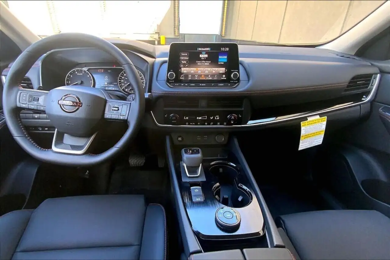 Nissan Rogue снимка Nissan Rogue