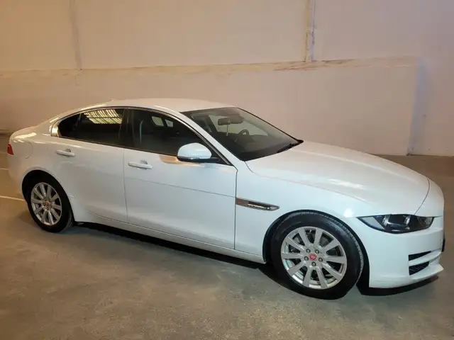 Jaguar XE 2.0 Diesel Pure AWD Aut. 180