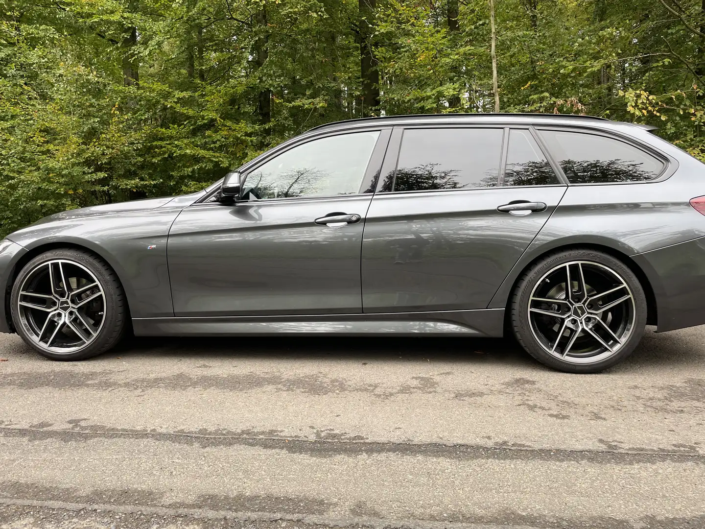 BMW 320 3er Touring Diesel 320d Touring xDrive Aut. M Spor siva - 2