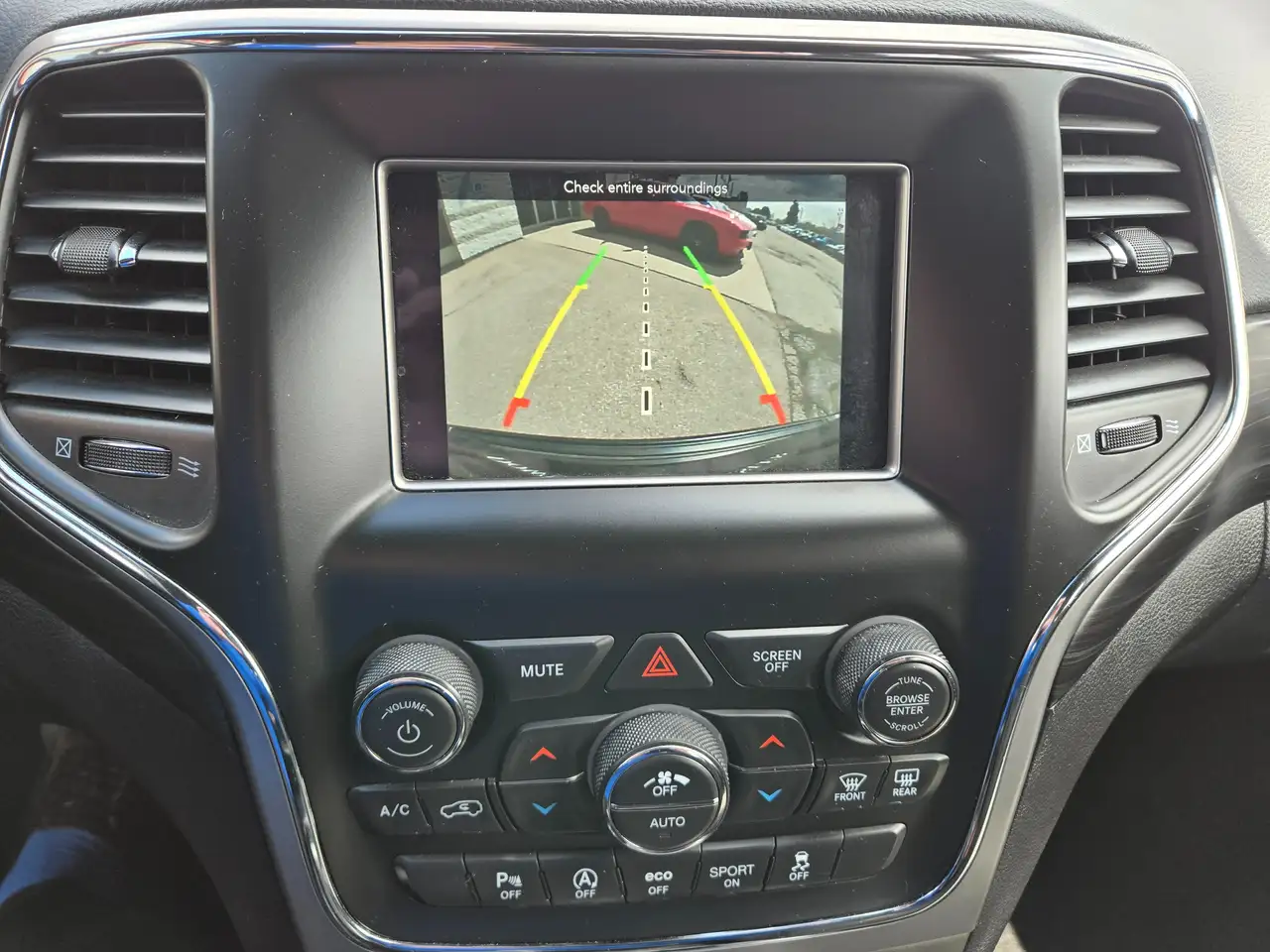 Jeep Grand Cherokee снимка Jeep Grand Cherokee