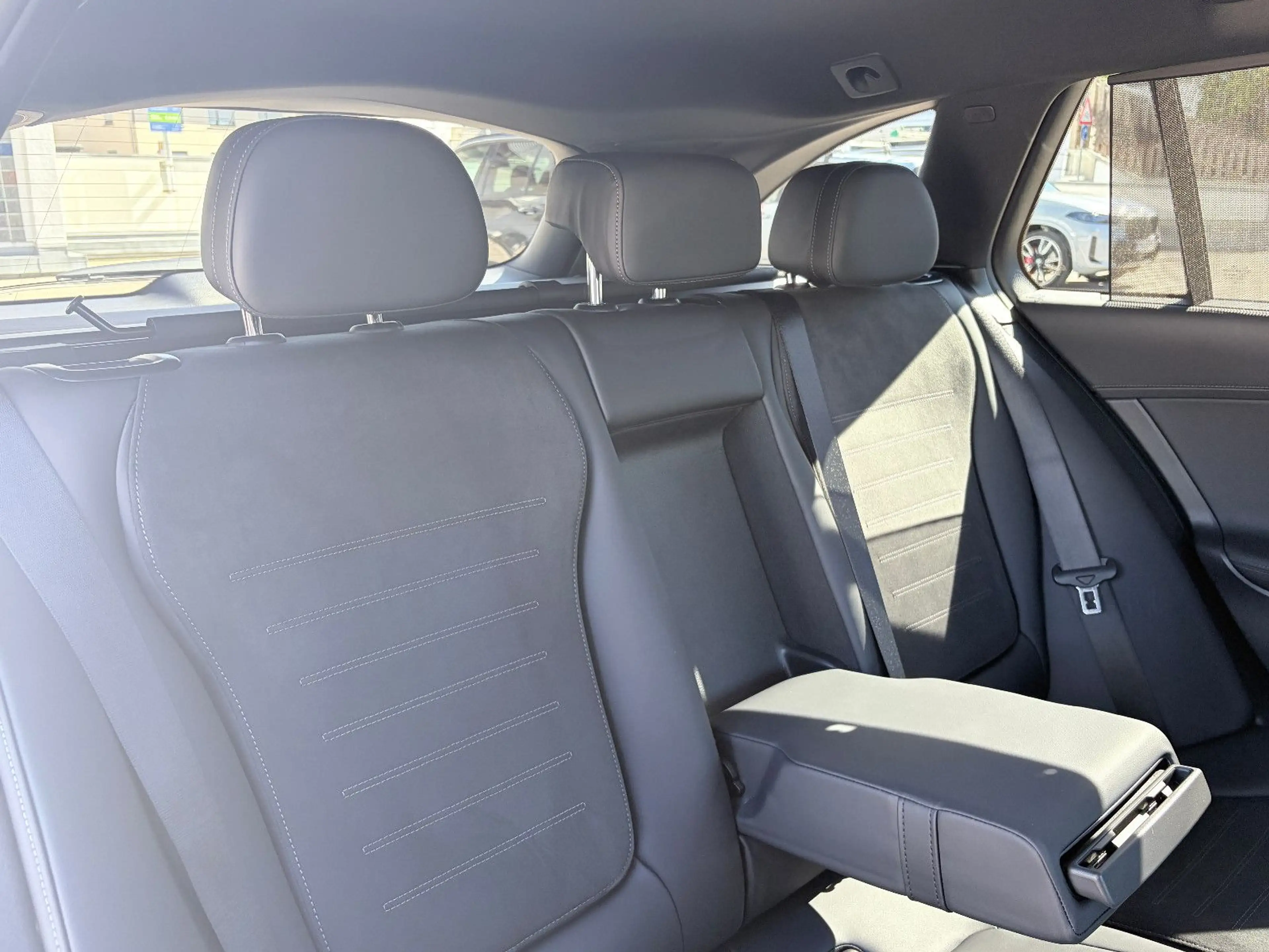 Mercedes-Benz C 300 d T AMG Line AHK/PANO/HUD/BURMSTER/360° — photo 13