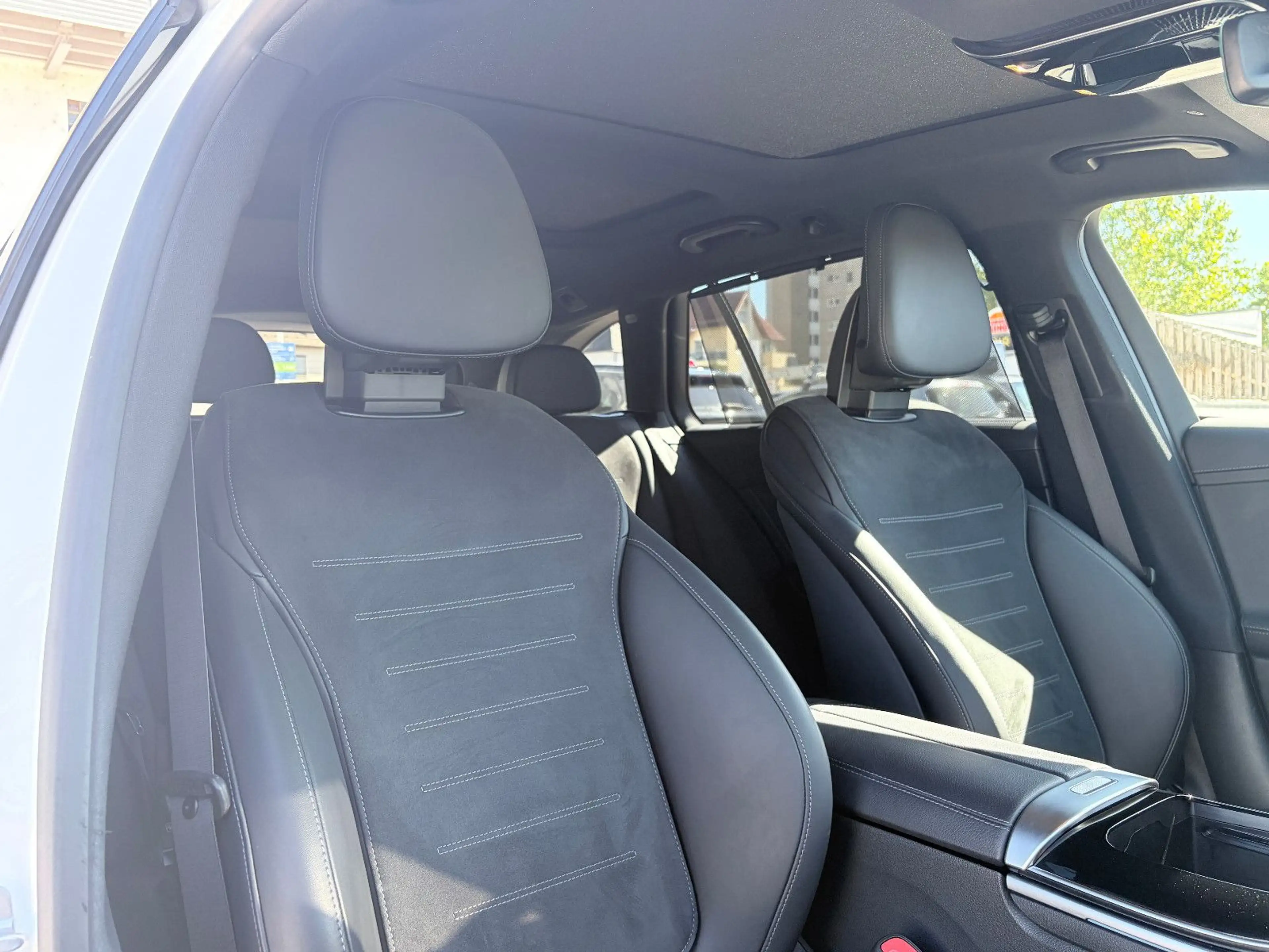 Mercedes-Benz C 300 d T AMG Line AHK/PANO/HUD/BURMSTER/360° — photo 11