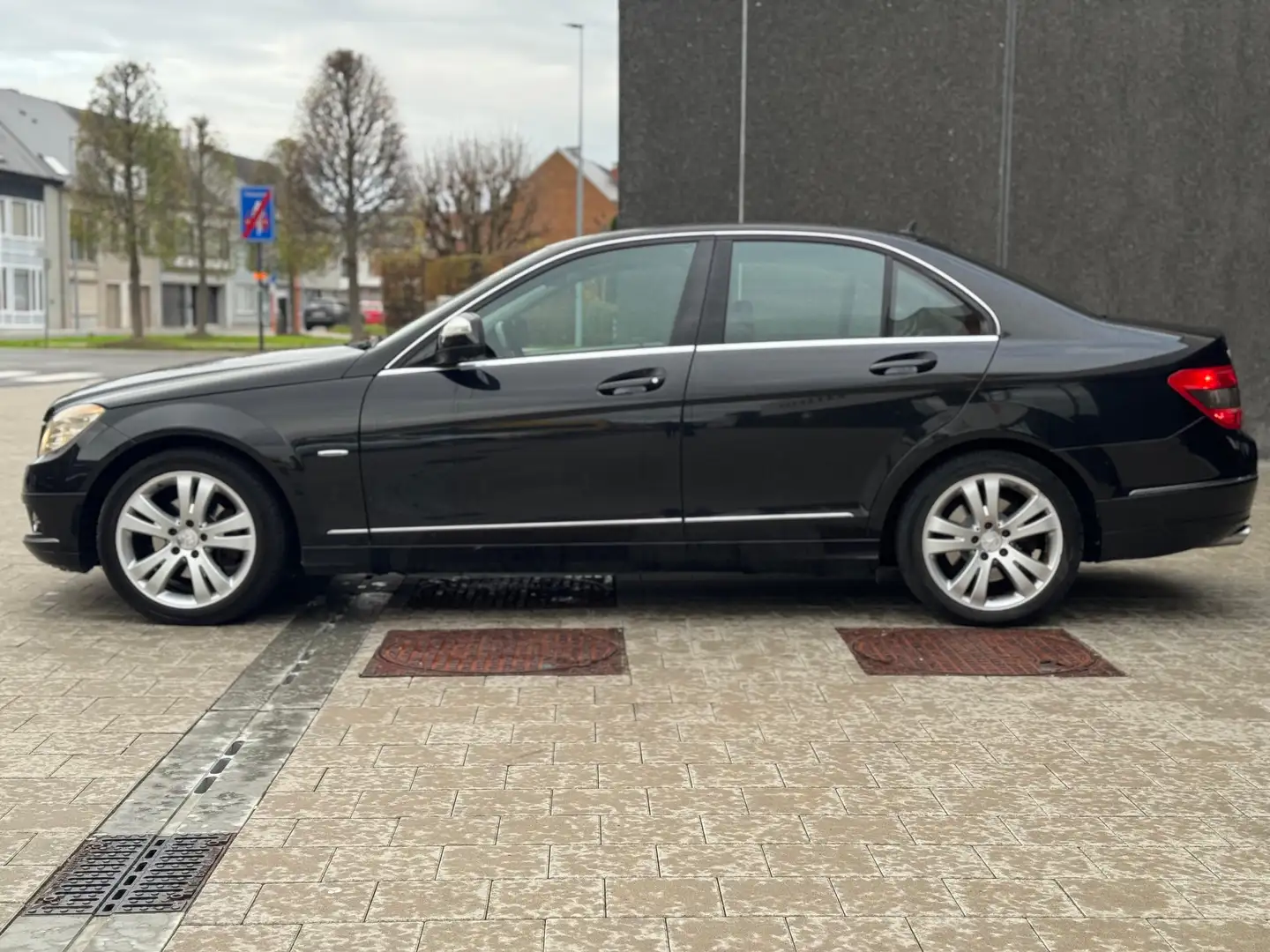 Mercedes-Benz C 220 CDI DPF Automatik Avantgarde - 2