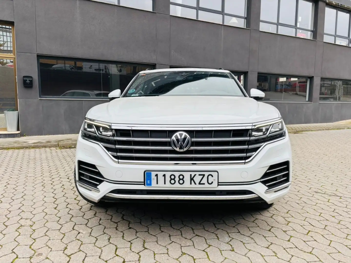 Volkswagen Touareg 3.0TDI V6 Premium Tiptronic Atmosphere 4M 170kW Blanco - 2