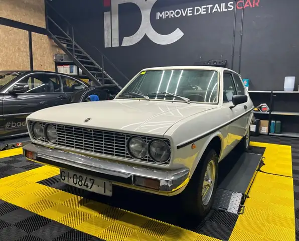SEAT 128 1430