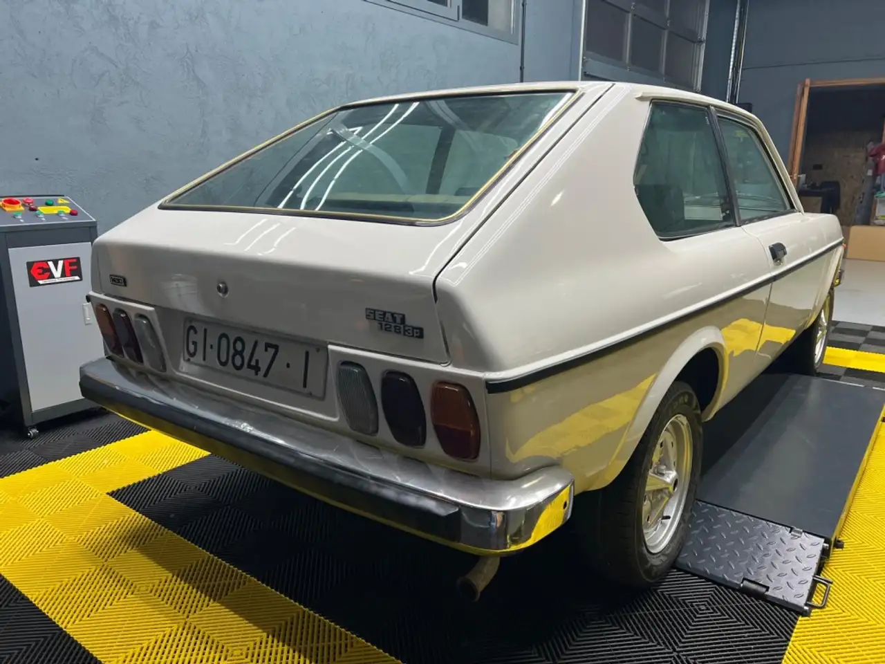 SEAT 128 1430, foto 4