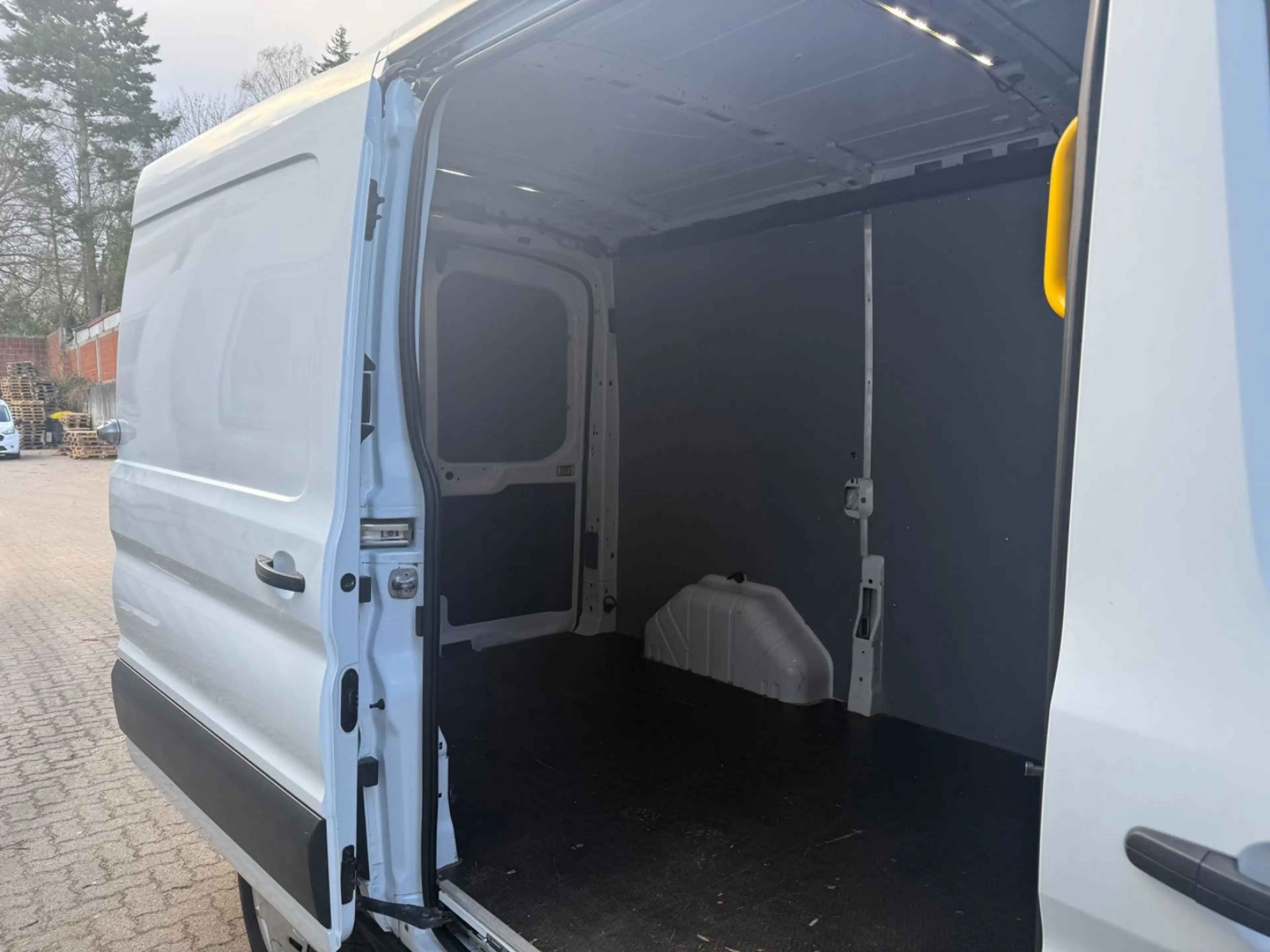 Ford Transit 2,0TDCI Kasten Lang&Hoch Standh. AHK LED — photo 13