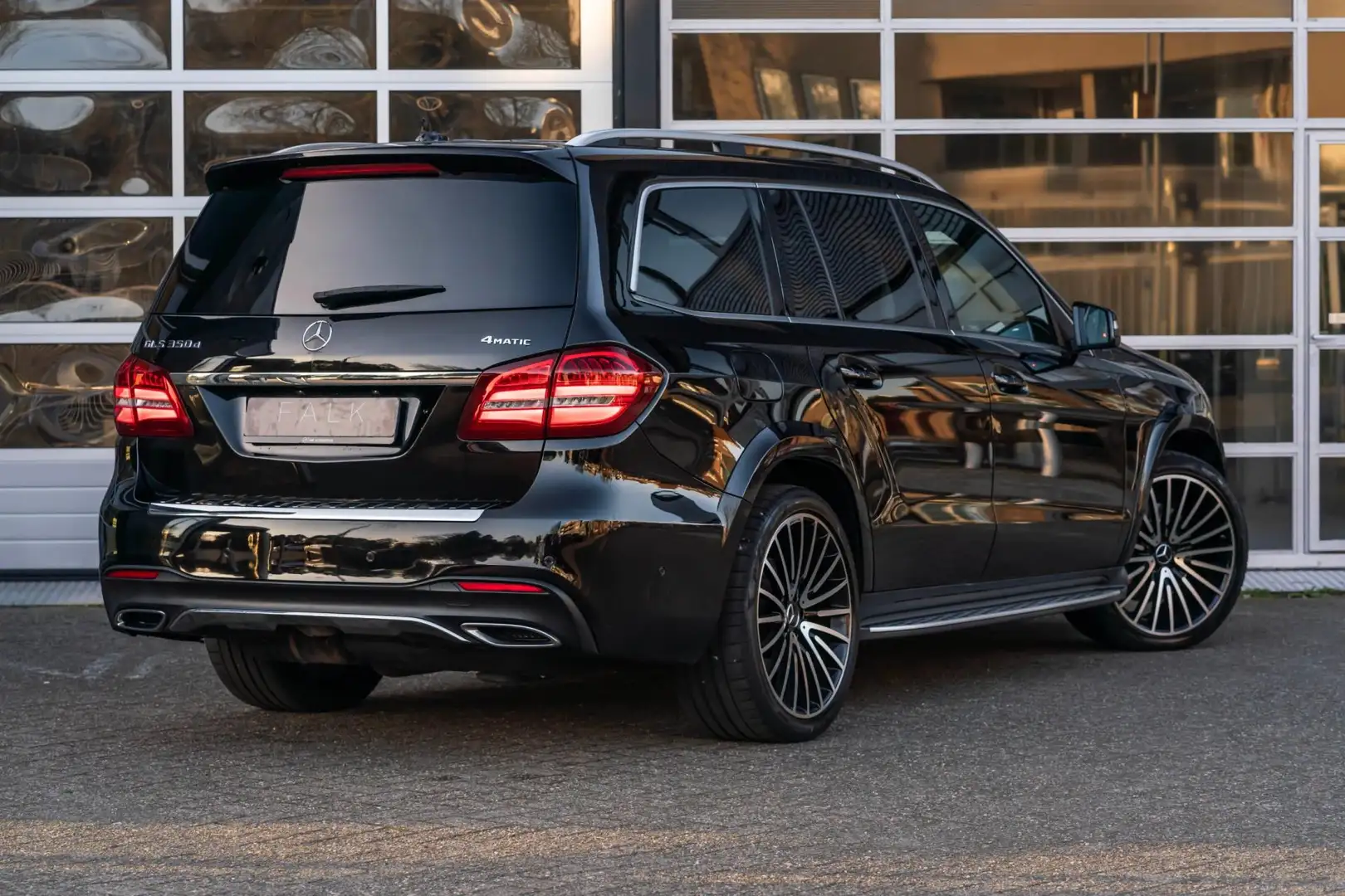 Mercedes-Benz GLS 350 d 4MATIC Pano AMG ACC 360c 22 inch Matrix 7p Negru - 2