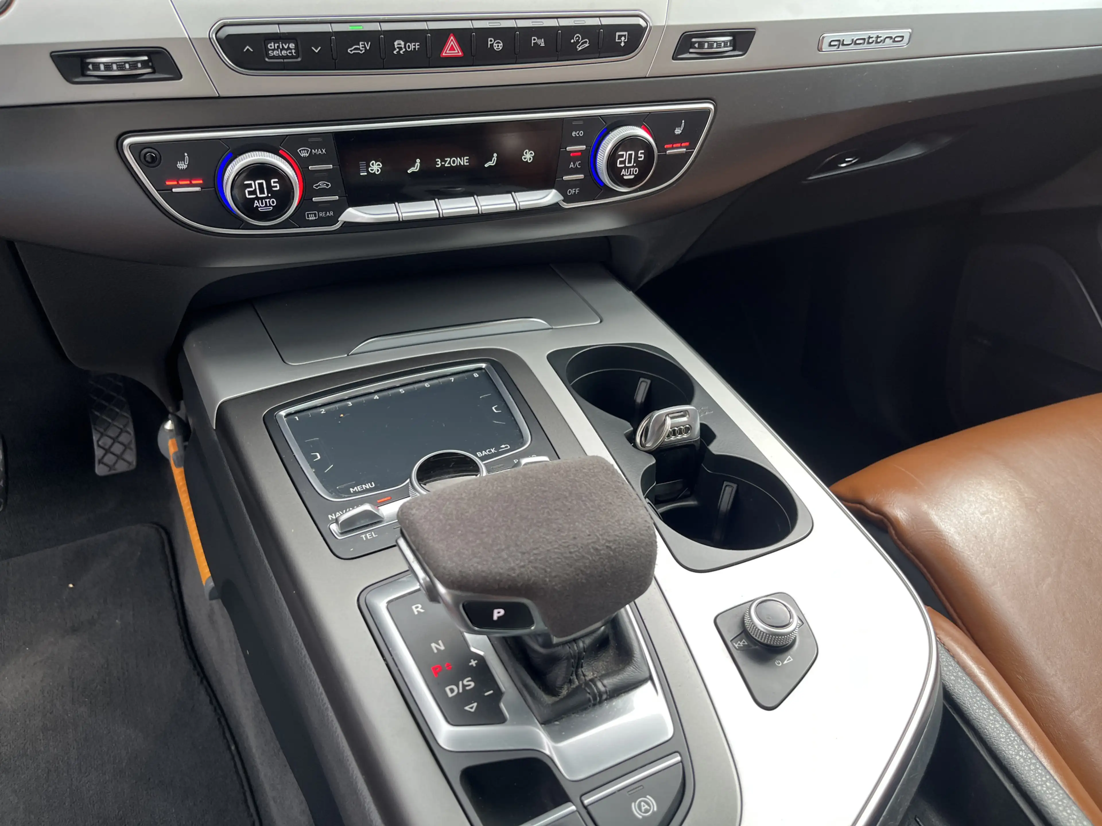 Audi Q7 e-tron 3.0 TDI quattro Premium Luchtvering — photo 13