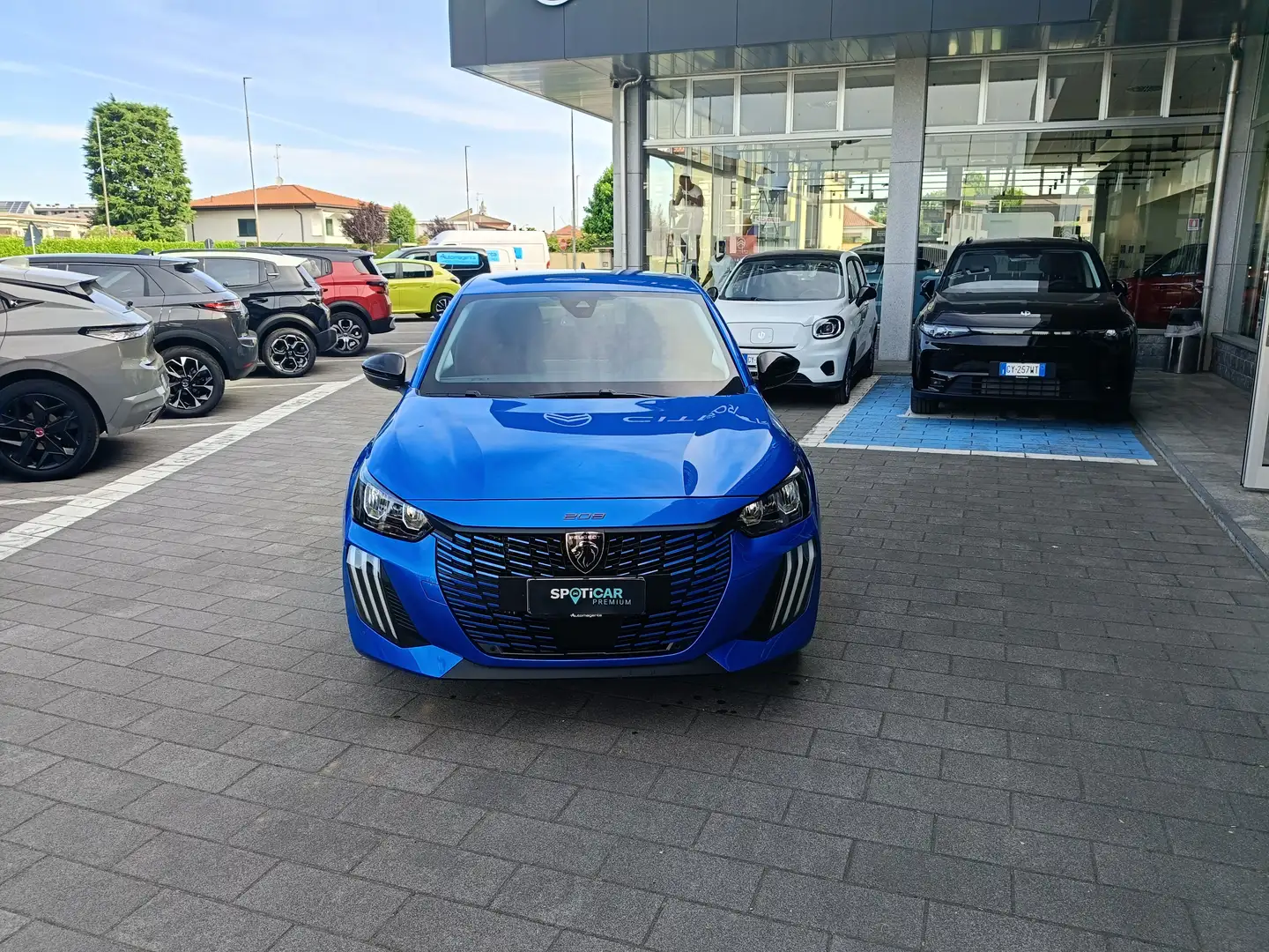 Peugeot 208 1.2 Hybrid 110cv DCS6 Allure KM0 Blauw - 2