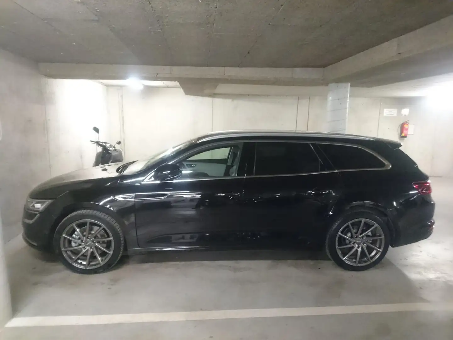 Renault Talisman Talisman Grandtour Initiale Paris Energy dCi 160 EDC Initiale Paris Schwarz - 1