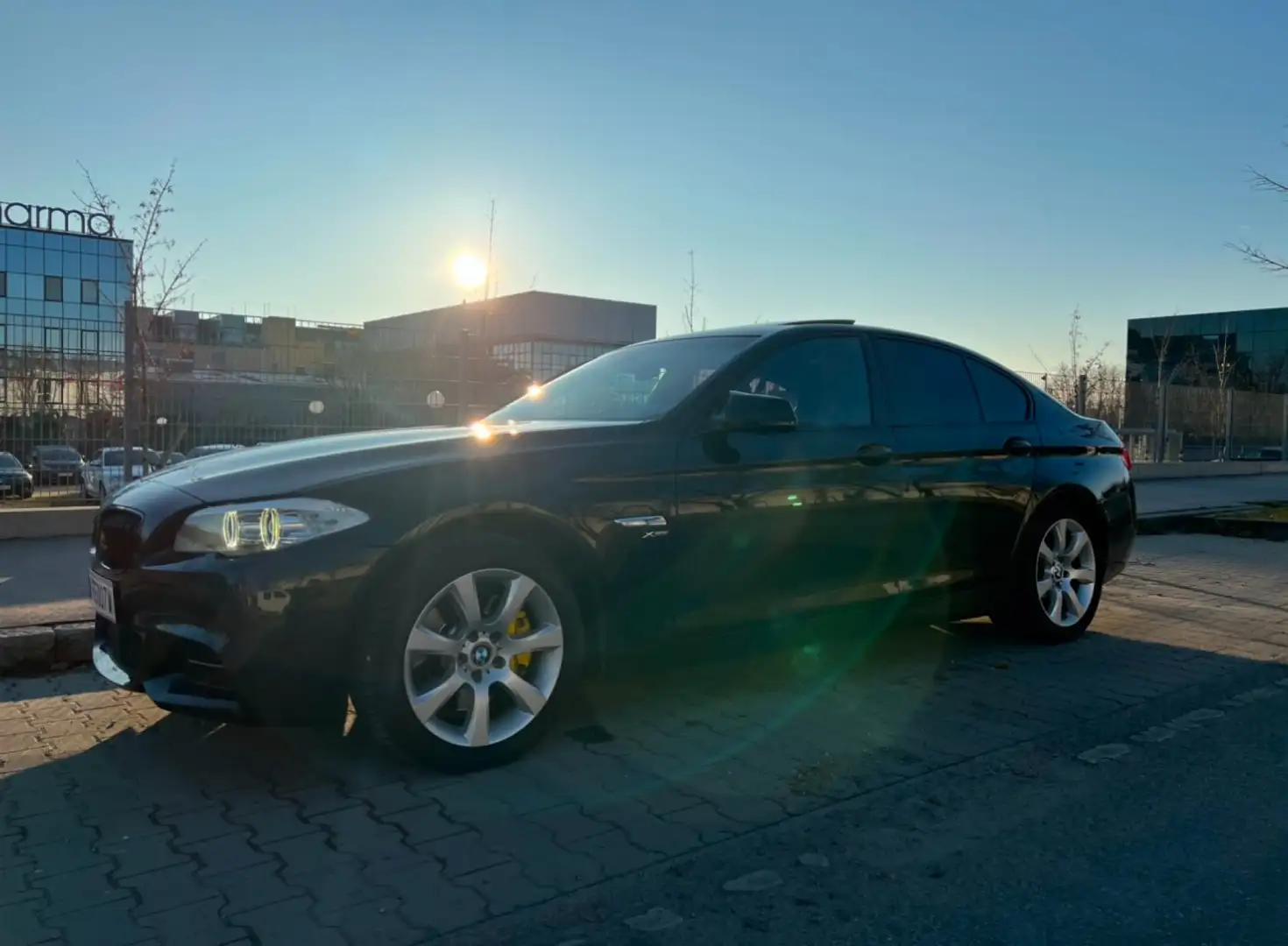 BMW 525 525d xDrive Österreich-Paket Aut. - 1