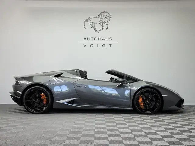 Lamborghini Huracan view 8