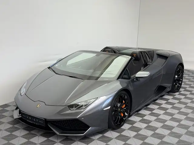 Lamborghini Huracan view 4