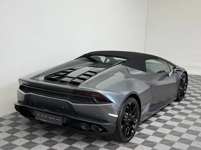 Lamborghini Huracan view 11
