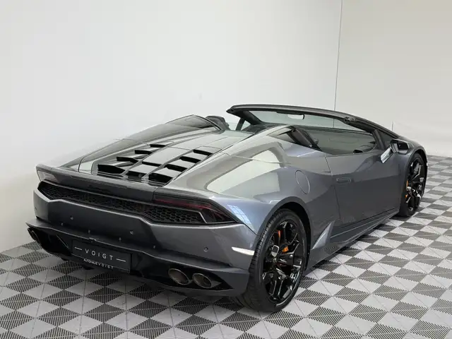 Lamborghini Huracan view 12