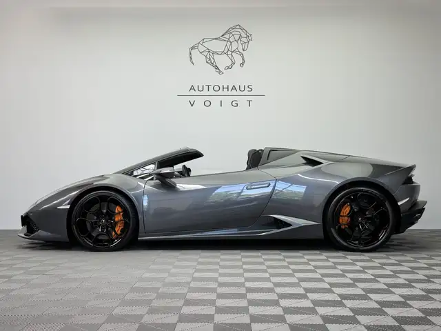 Lamborghini Huracan view 2
