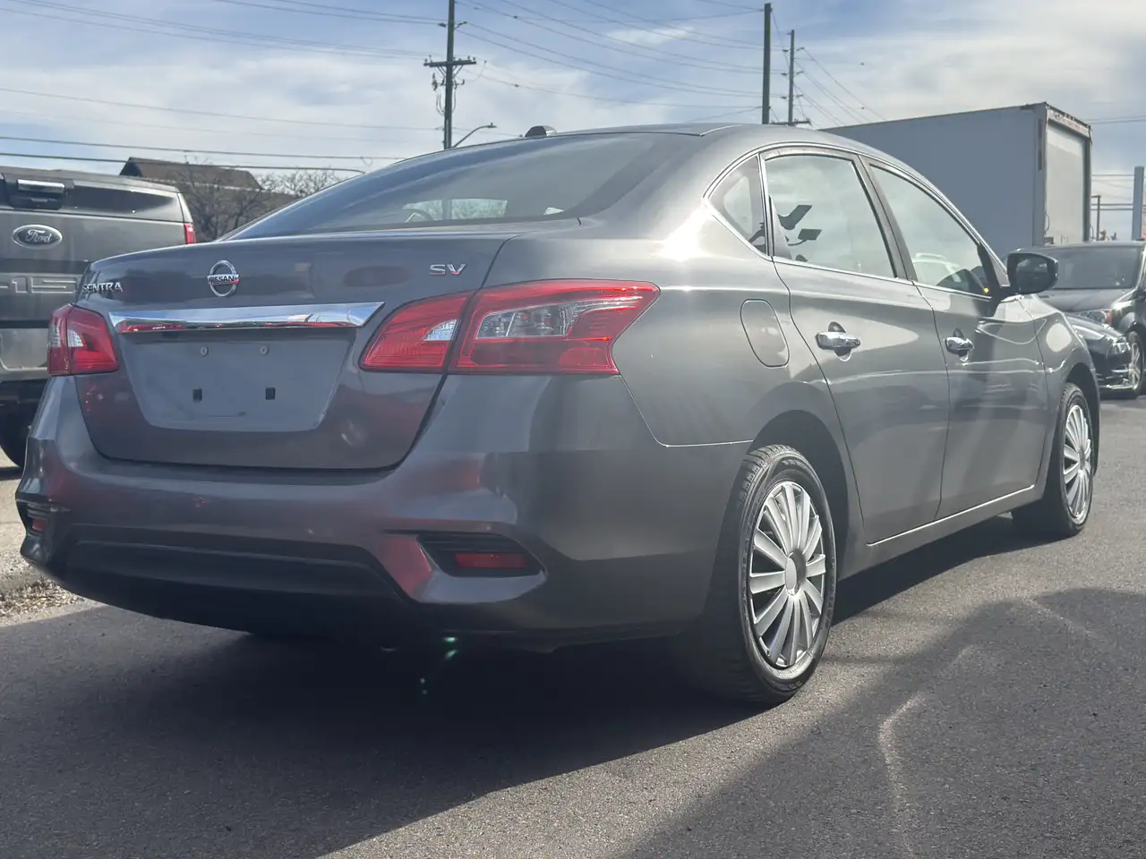 Nissan Sentra снимка Nissan Sentra