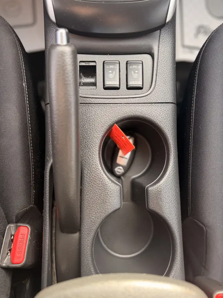Nissan Sentra снимка Nissan Sentra