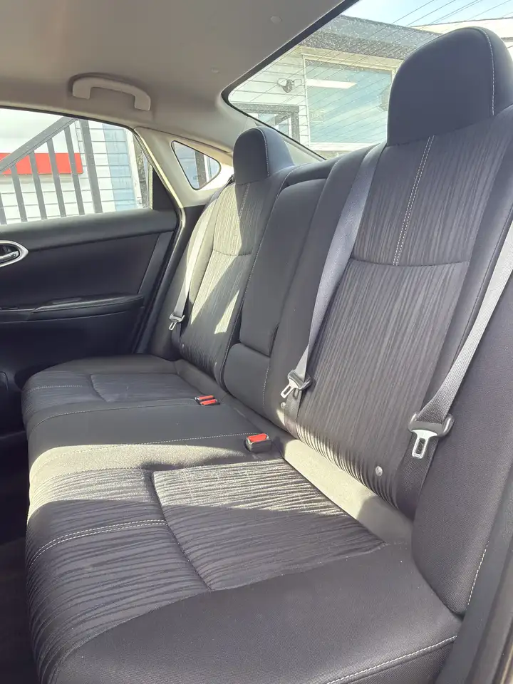 Nissan Sentra снимка Nissan Sentra