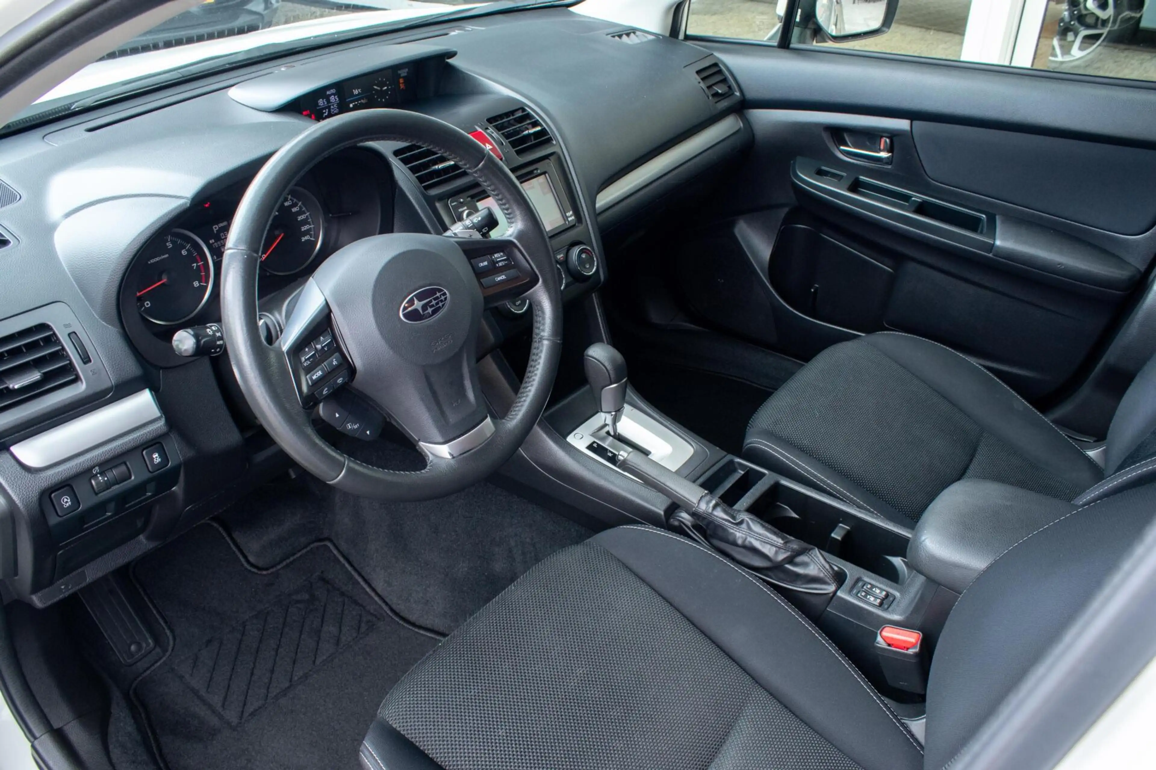 Subaru XV 2.0i CVT Luxury Plus AWD | Trekhaak | Cruise contr — photo 8