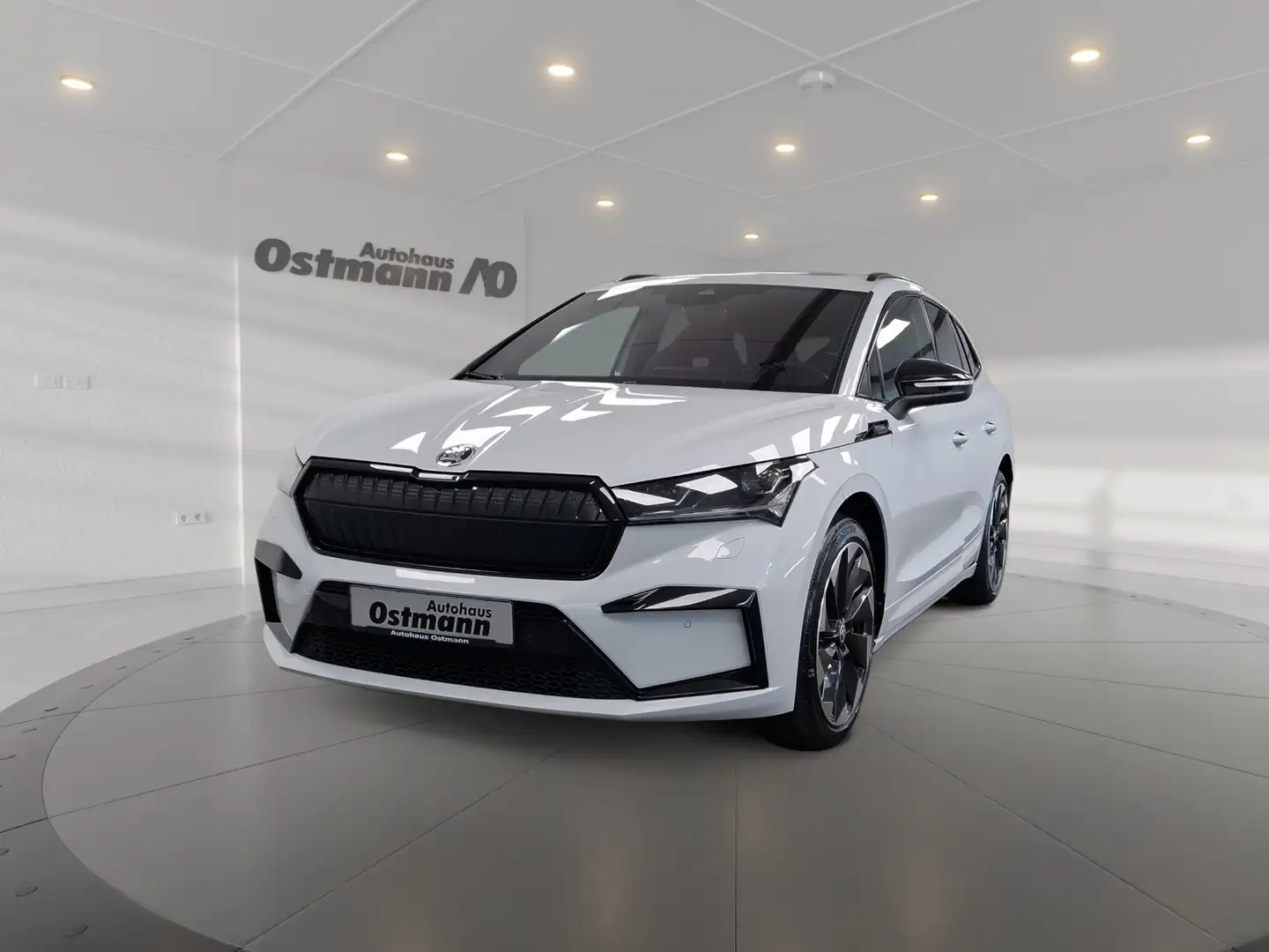Skoda Enyaq x 80x Sportline AHK 360 Pano 4xSHZ 21'' Blanco - 1