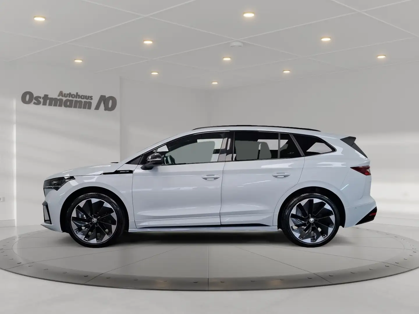 Skoda Enyaq x 80x Sportline AHK 360 Pano 4xSHZ 21'' Blanco - 2