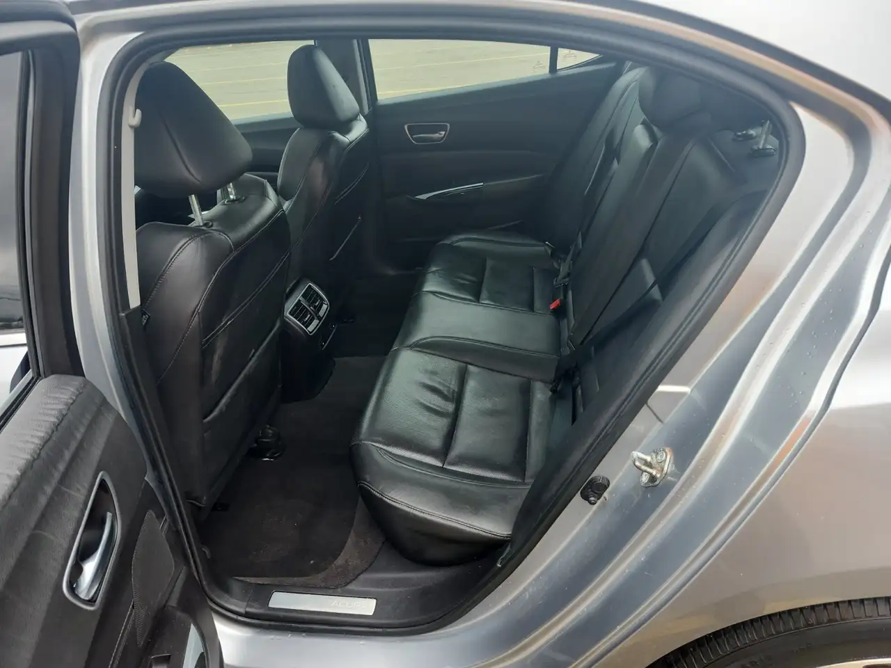 Acura TLX снимка Acura TLX