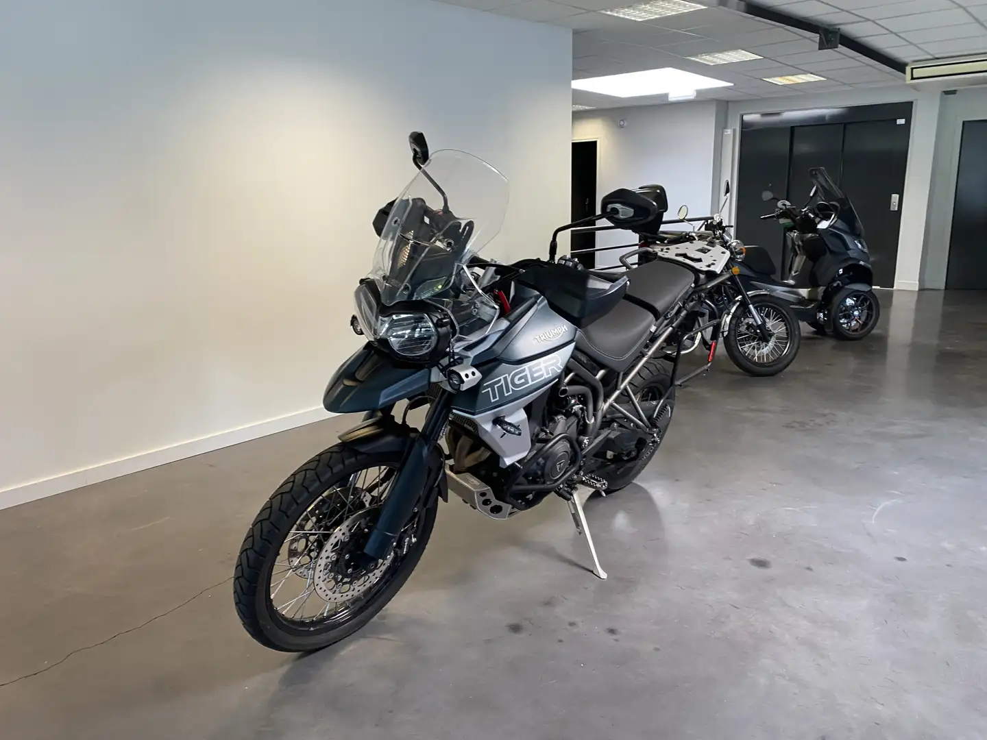 Triumph Tiger 800 - 2
