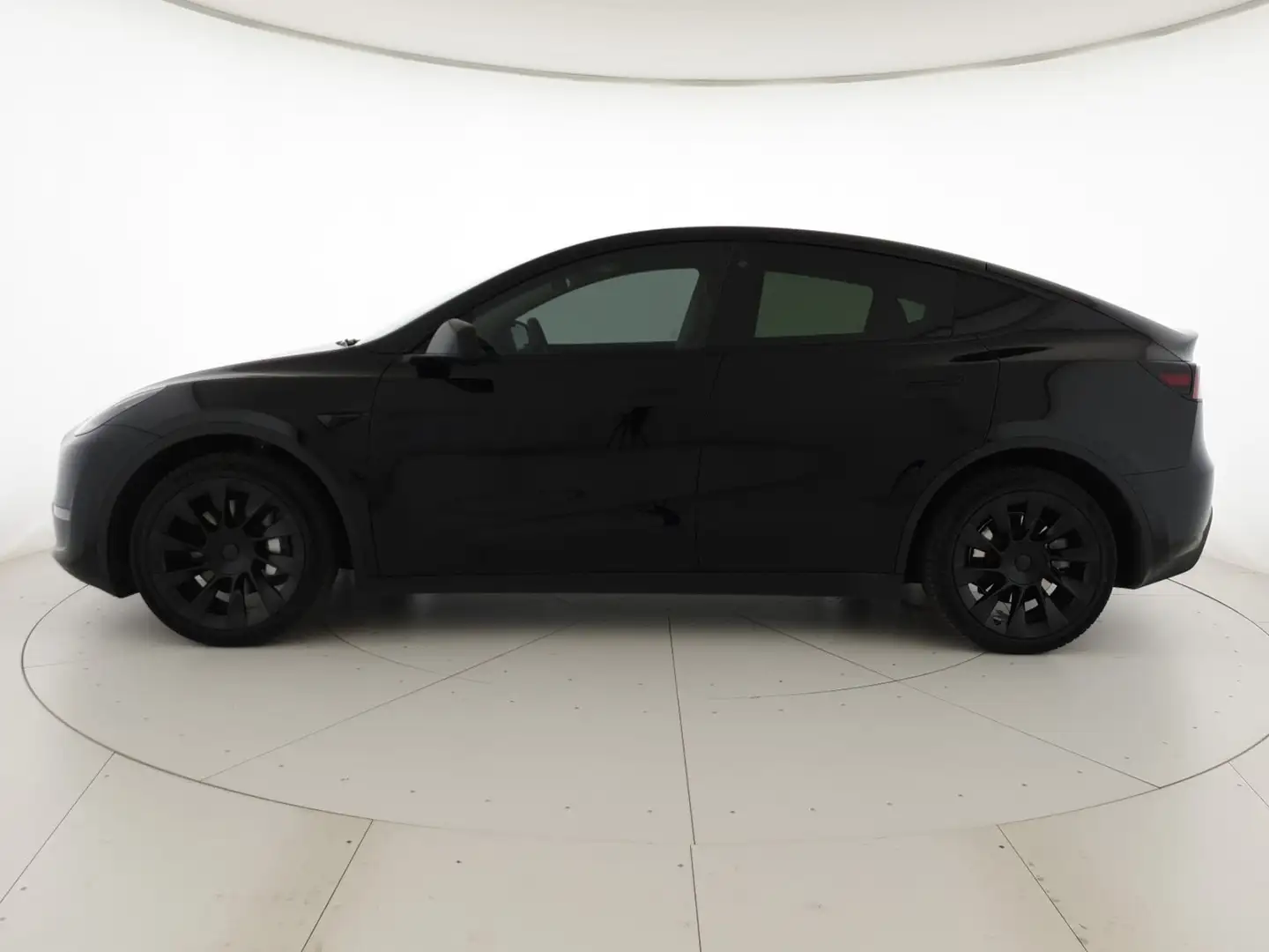 Tesla Model Y long range dual motor awd Чёрный - 2