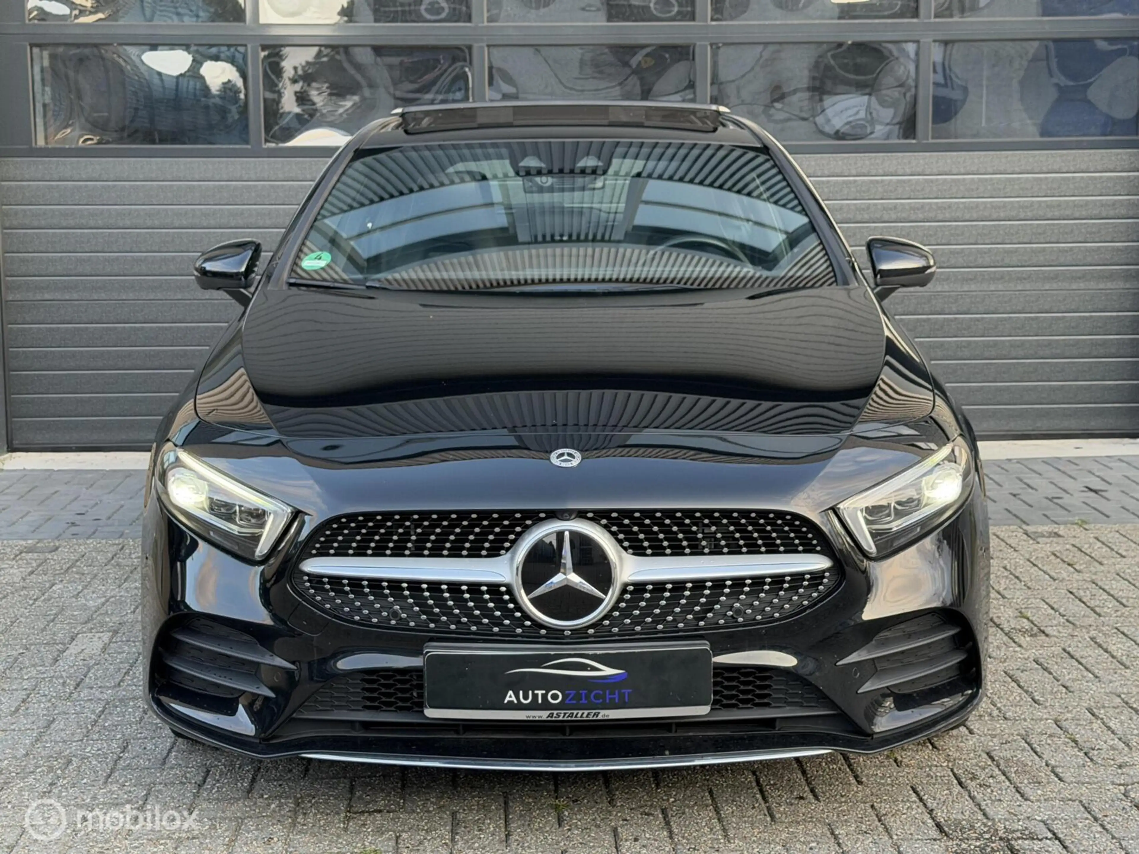 Mercedes-Benz A 250 e Premium Plus | AMG | Pano | ACC |360 — photo 2