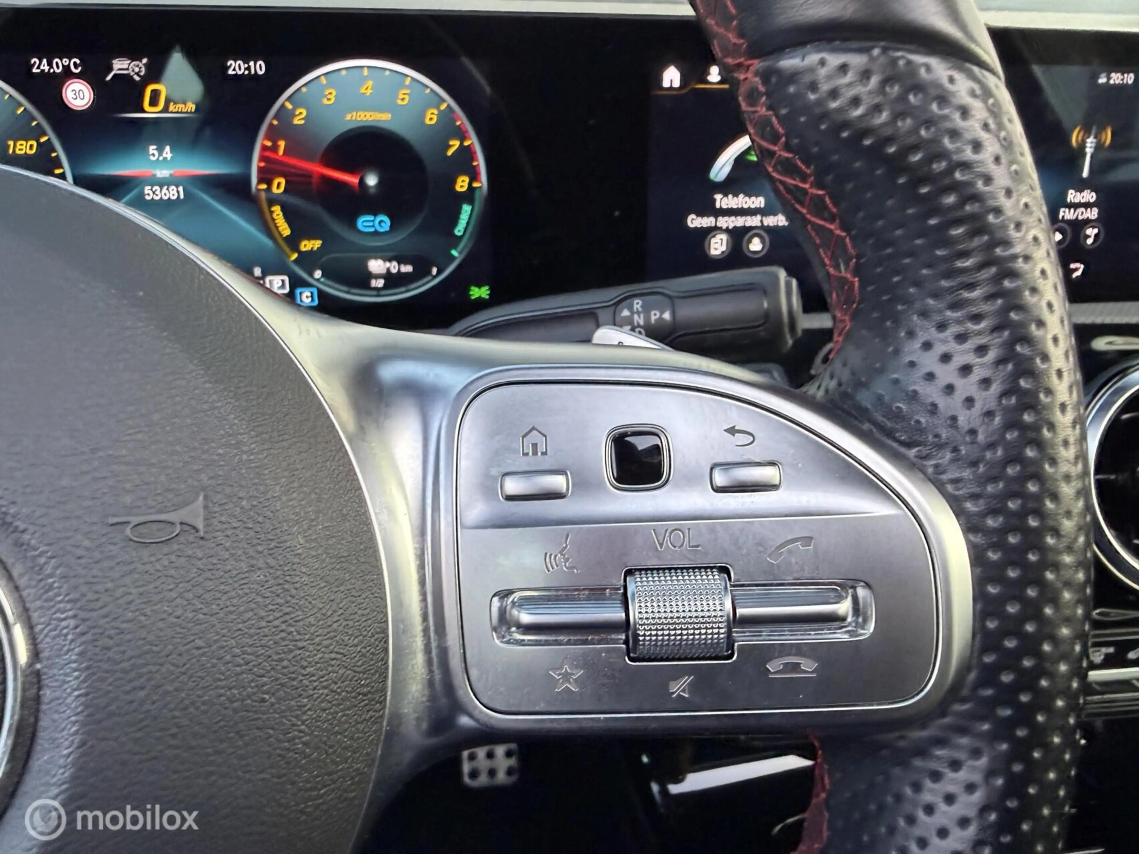 Mercedes-Benz A 250 e Premium Plus | AMG | Pano | ACC |360 — photo 24