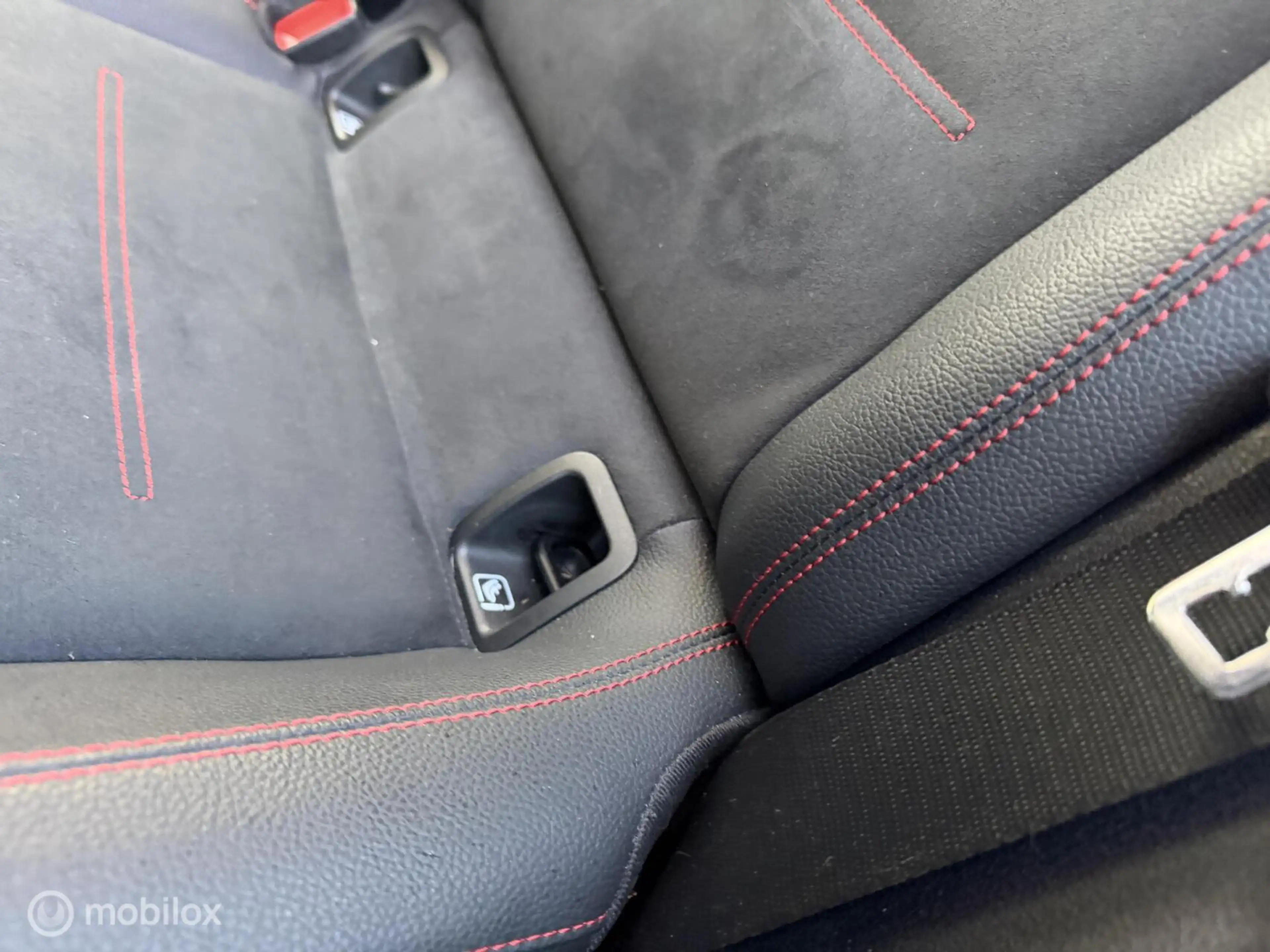 Mercedes-Benz A 250 e Premium Plus | AMG | Pano | ACC |360 — photo 14